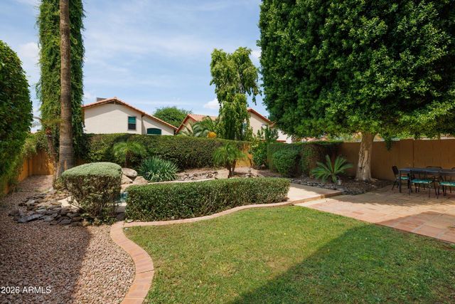 1306 E HELENA Drive, Phoenix, AZ 85022