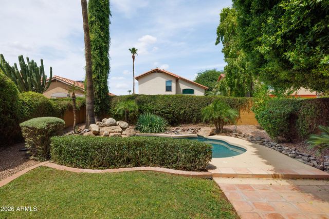 1306 E HELENA Drive, Phoenix, AZ 85022