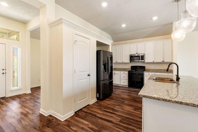 3865 Still Creek Loop, College Station, TX 77845