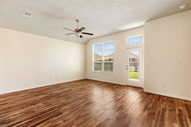 3865 Still Creek Loop, College Station, TX 77845