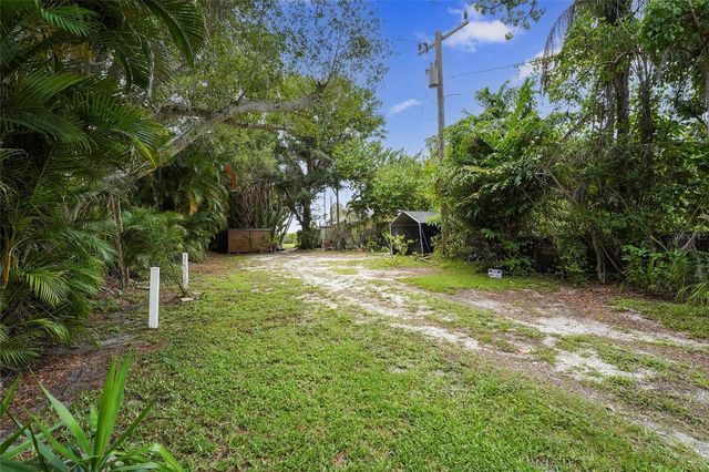 7538 WESTMORELAND DRIVE, Sarasota, FL 34243