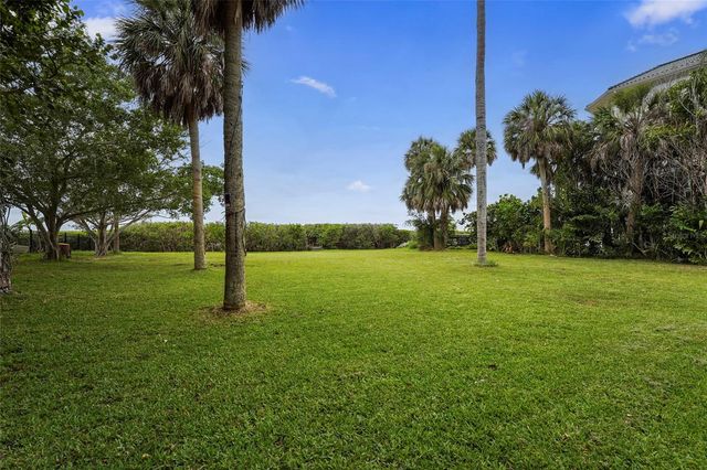7538 WESTMORELAND DRIVE, Sarasota, FL 34243