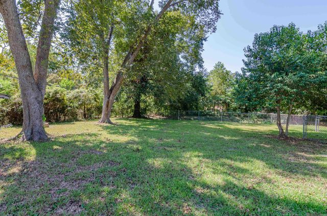 684 Wylie Dr, Baton Rouge, LA 70808