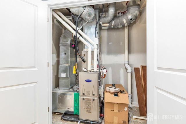 1302 Hights Farm Road N, Monroe, NJ 08831