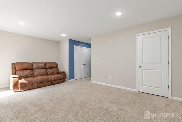 1302 Hights Farm Road N, Monroe, NJ 08831