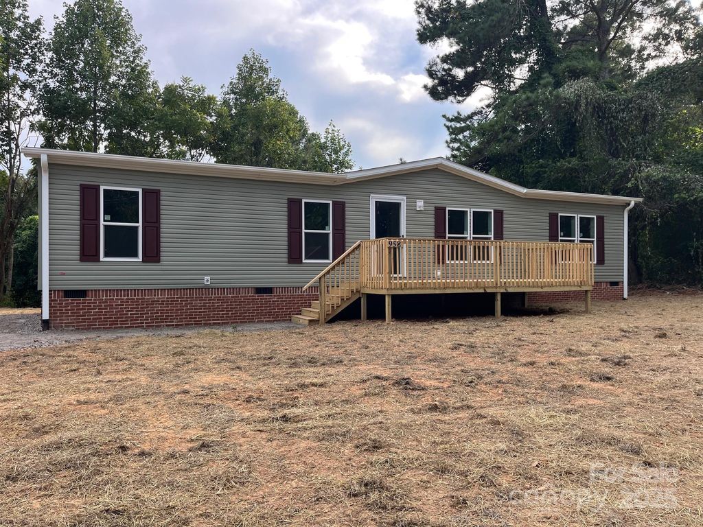 958 Pinnacle Church Road, Nebo, NC 28761