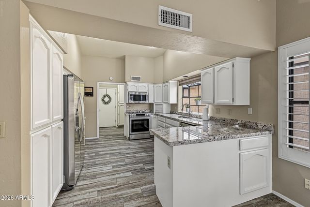 26611 S SNEAD Drive, Sun Lakes, AZ 85248