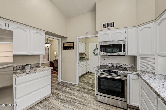 26611 S SNEAD Drive, Sun Lakes, AZ 85248