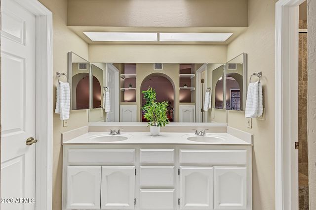 26611 S SNEAD Drive, Sun Lakes, AZ 85248