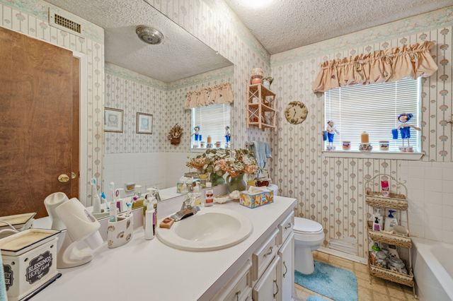 1642 Salesville Road, Mineral Wells, TX 76067