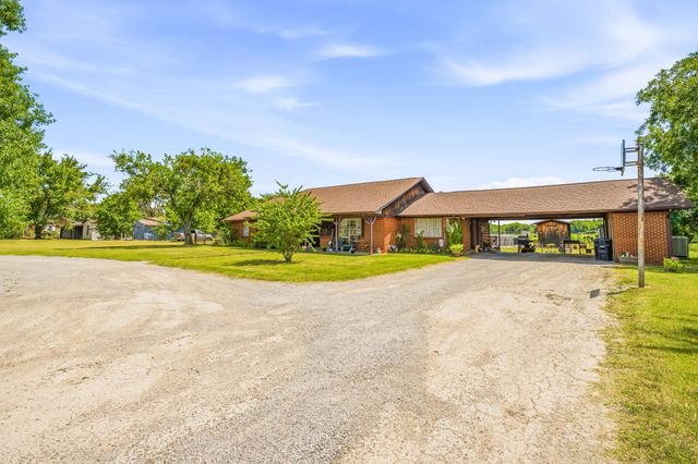 1642 Salesville Road, Mineral Wells, TX 76067