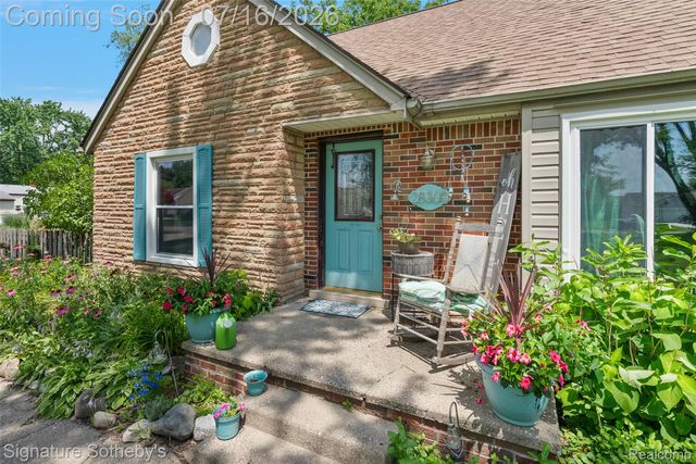 28300 Oakley Street, Livonia, MI 48154