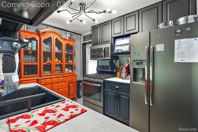 28300 Oakley Street, Livonia, MI 48154