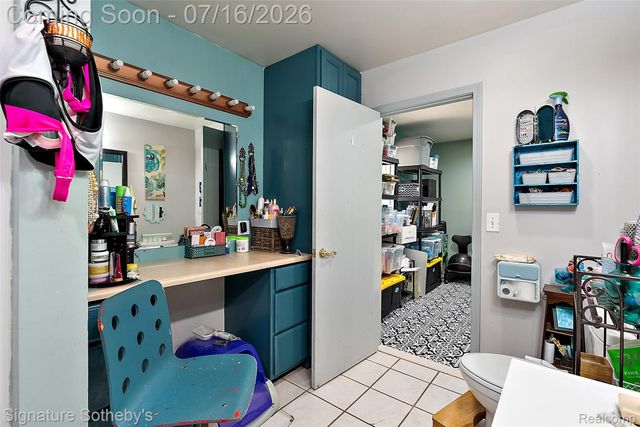 28300 Oakley Street, Livonia, MI 48154
