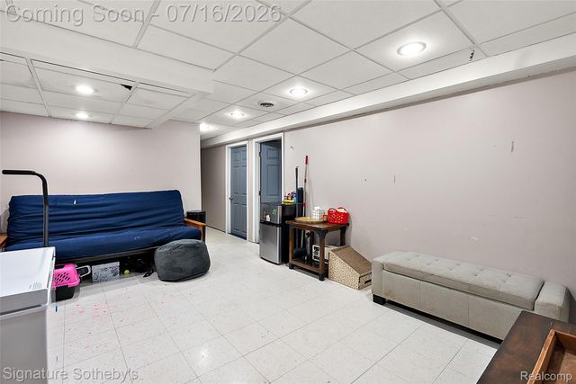 28300 Oakley Street, Livonia, MI 48154