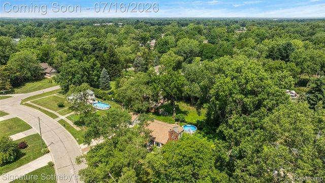 28300 Oakley Street, Livonia, MI 48154