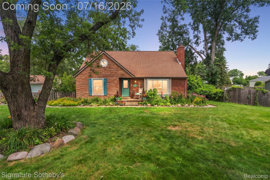 28300 Oakley Street, Livonia, MI 48154