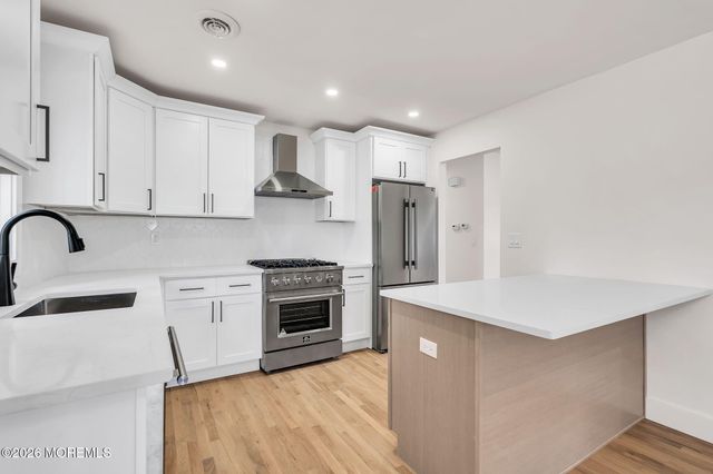 6 Stanford Drive, Toms River, NJ 08757