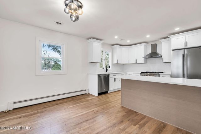 6 Stanford Drive, Toms River, NJ 08757