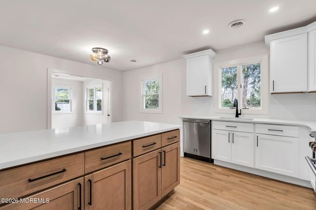 6 Stanford Drive, Toms River, NJ 08757