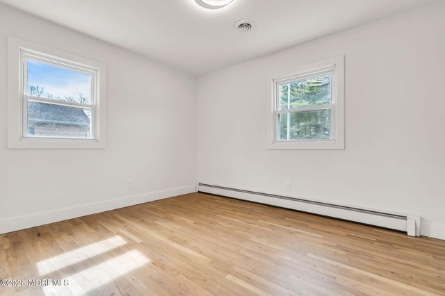 6 Stanford Drive, Toms River, NJ 08757