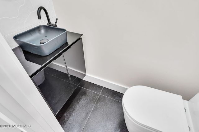 6 Stanford Drive, Toms River, NJ 08757