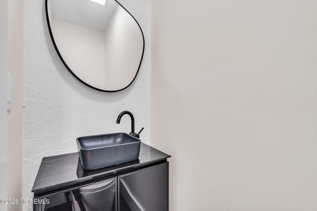 6 Stanford Drive, Toms River, NJ 08757