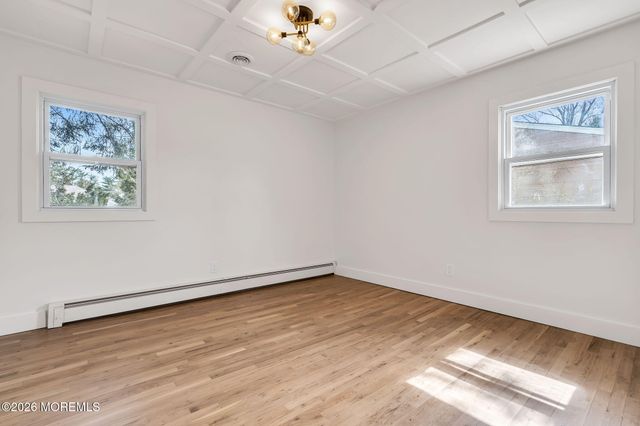 6 Stanford Drive, Toms River, NJ 08757