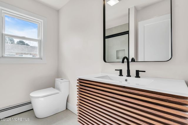 6 Stanford Drive, Toms River, NJ 08757