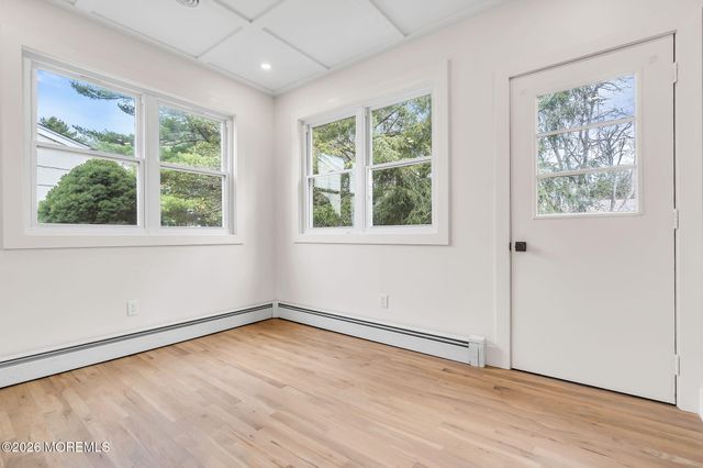 6 Stanford Drive, Toms River, NJ 08757