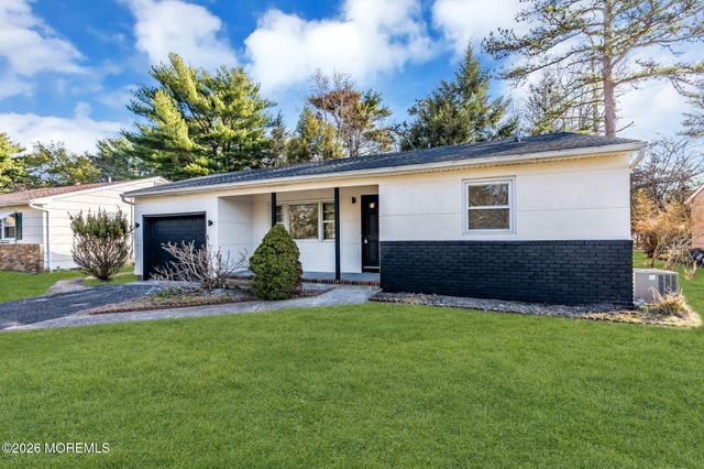 6 Stanford Drive, Toms River, NJ 08757