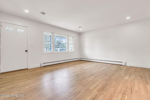 6 Stanford Drive, Toms River, NJ 08757