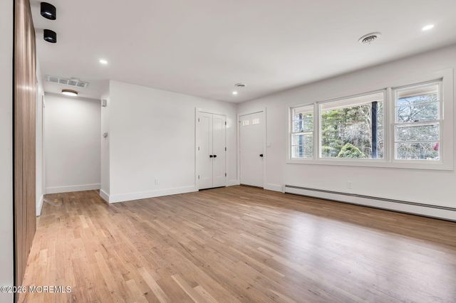 6 Stanford Drive, Toms River, NJ 08757