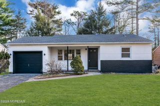 6 Stanford Drive, Toms River, NJ 08757