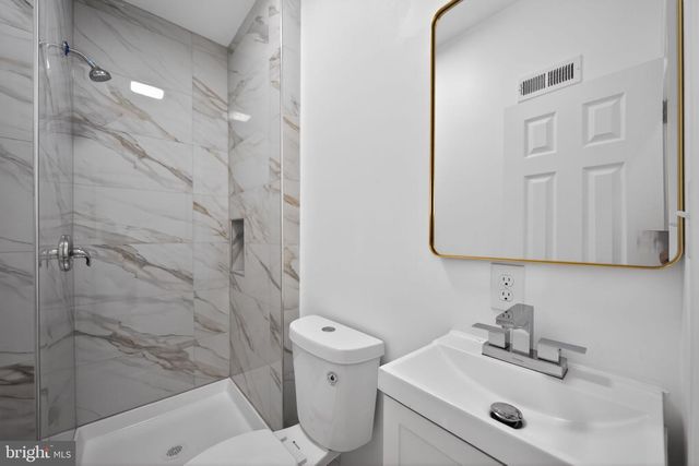 821 N 2ND ST, Camden, NJ 08102