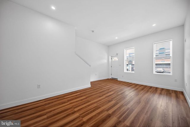 821 N 2ND ST, Camden, NJ 08102