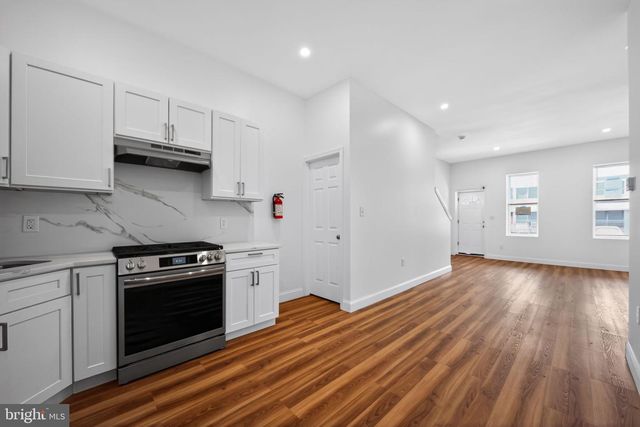 821 N 2ND ST, Camden, NJ 08102