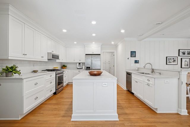 933 S Shem Drive, Mount Pleasant, SC 29464