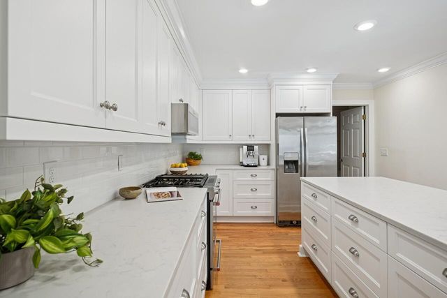 933 S Shem Drive, Mount Pleasant, SC 29464