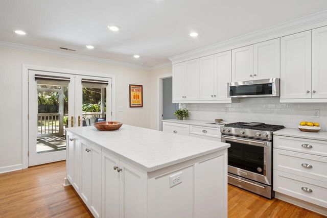 933 S Shem Drive, Mount Pleasant, SC 29464