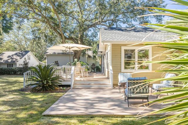 933 S Shem Drive, Mount Pleasant, SC 29464