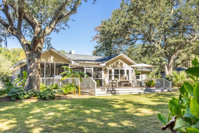 933 S Shem Drive, Mount Pleasant, SC 29464