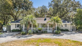 933 S Shem Drive, Mount Pleasant, SC 29464