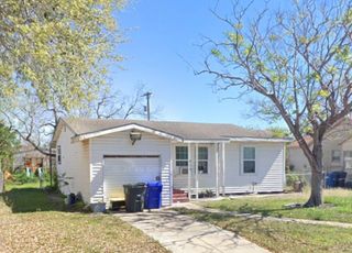 414 Macleod Dr, Corpus Christi, TX 78408