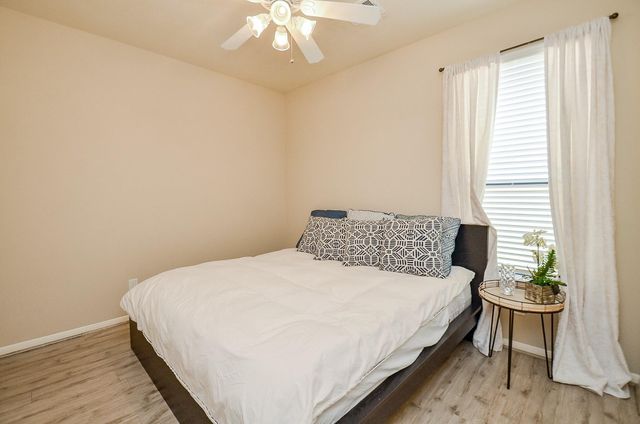 614 Coggins Point Way, Sugar Land, TX 77479