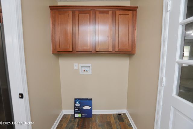 7209 Victoria Dr, Louisville, KY 40228