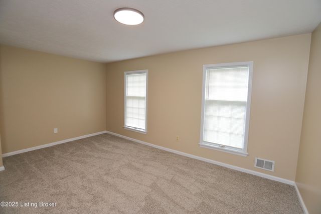 7209 Victoria Dr, Louisville, KY 40228