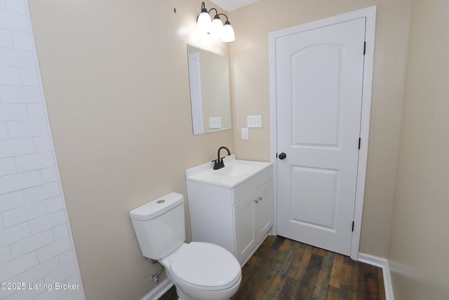 7209 Victoria Dr, Louisville, KY 40228