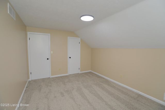 7209 Victoria Dr, Louisville, KY 40228