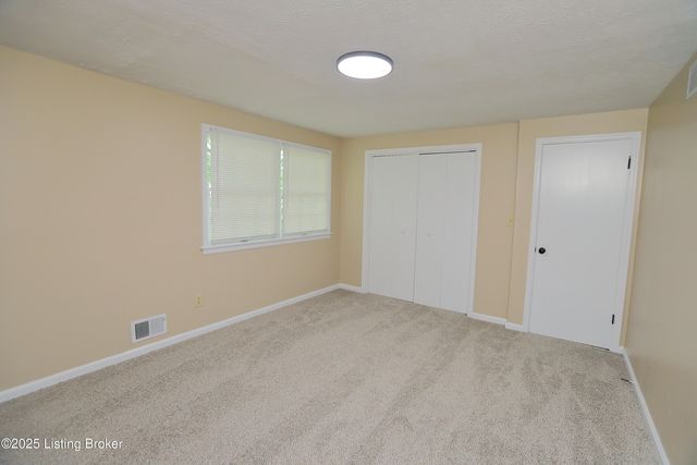 7209 Victoria Dr, Louisville, KY 40228